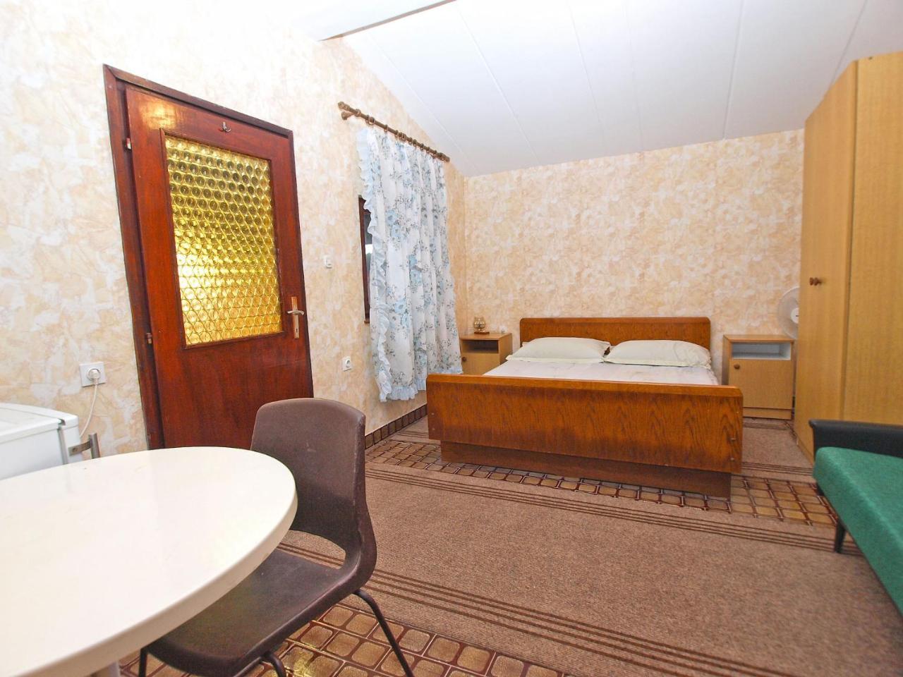Rooms Antun 1238 Medulin Buitenkant foto